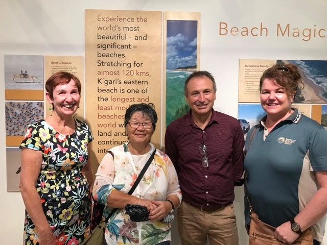 Dr Kim Walker and Duncan Thompson (USC) with honoured guest Su (Tokiko) Dawson, partner of the late Dr John Sinclair AO, and Moyra McRae (QPWS)